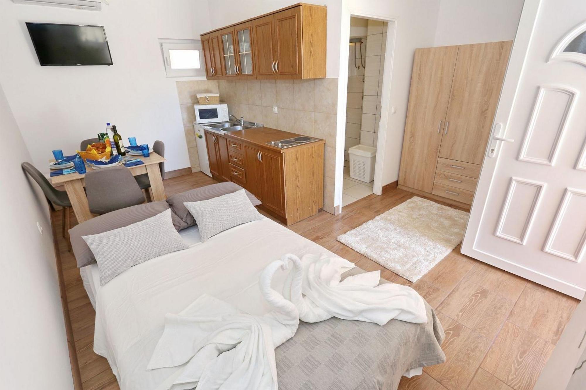 Apartments Marino Vir Exterior photo